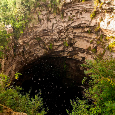 Sótano de las Golondrinas