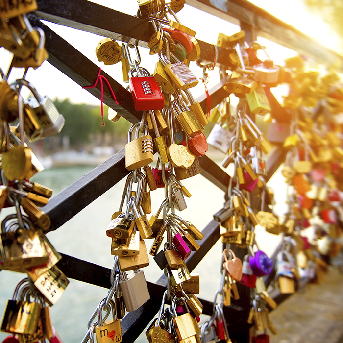 paris-la-ciudad-del-amor-puente-con-candados