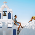 viaje-a-atenas-y-santorini-pareja-en-grecia-traveling