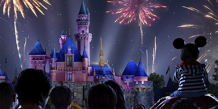 parques-de-disney-en-california-espectaculo-en-el-castillo